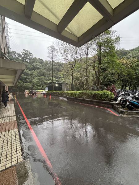 東科露天停車1.jpg
