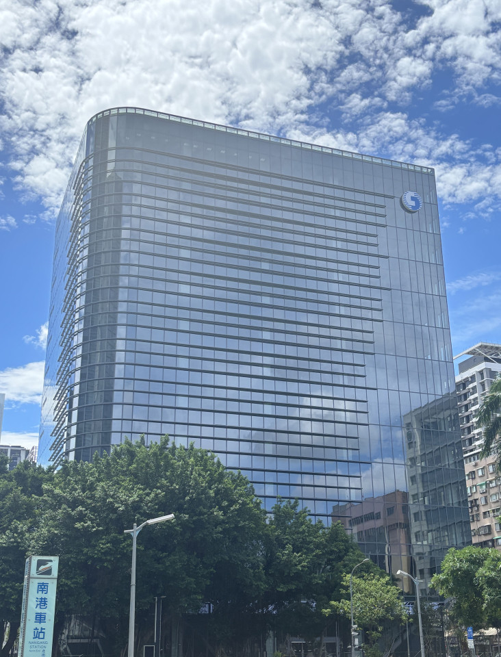 南港站前資訊大樓