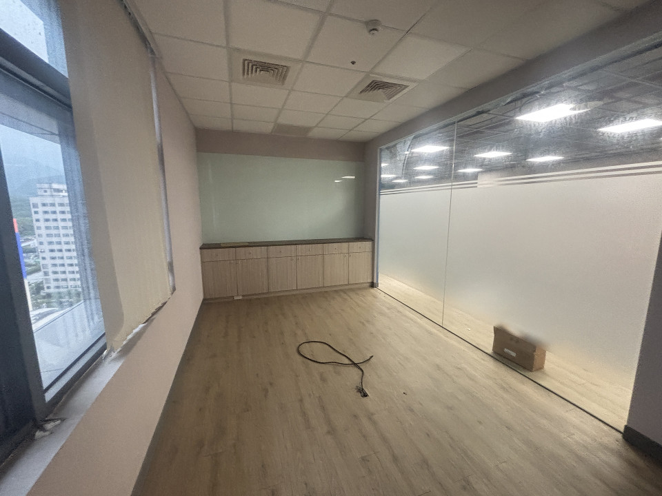 汐止台灣科學園區廠辦_隔間裝潢天地壁完整(便捷入主)